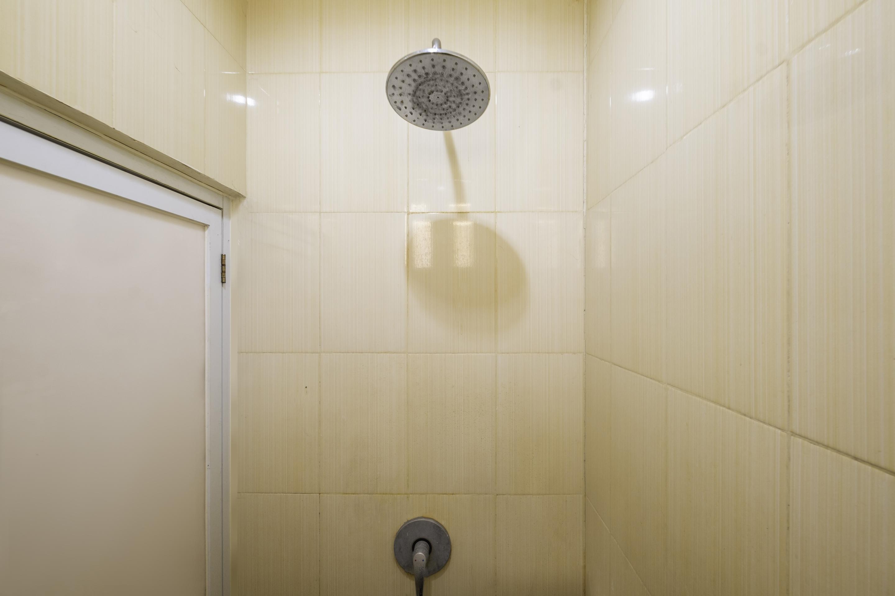 Karins Guesthouse Syariah Redpartner Бандунг Экстерьер фото