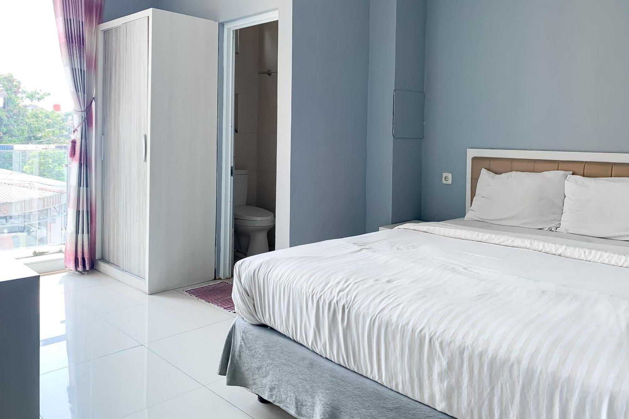 Karins Guesthouse Syariah Redpartner Бандунг Экстерьер фото
