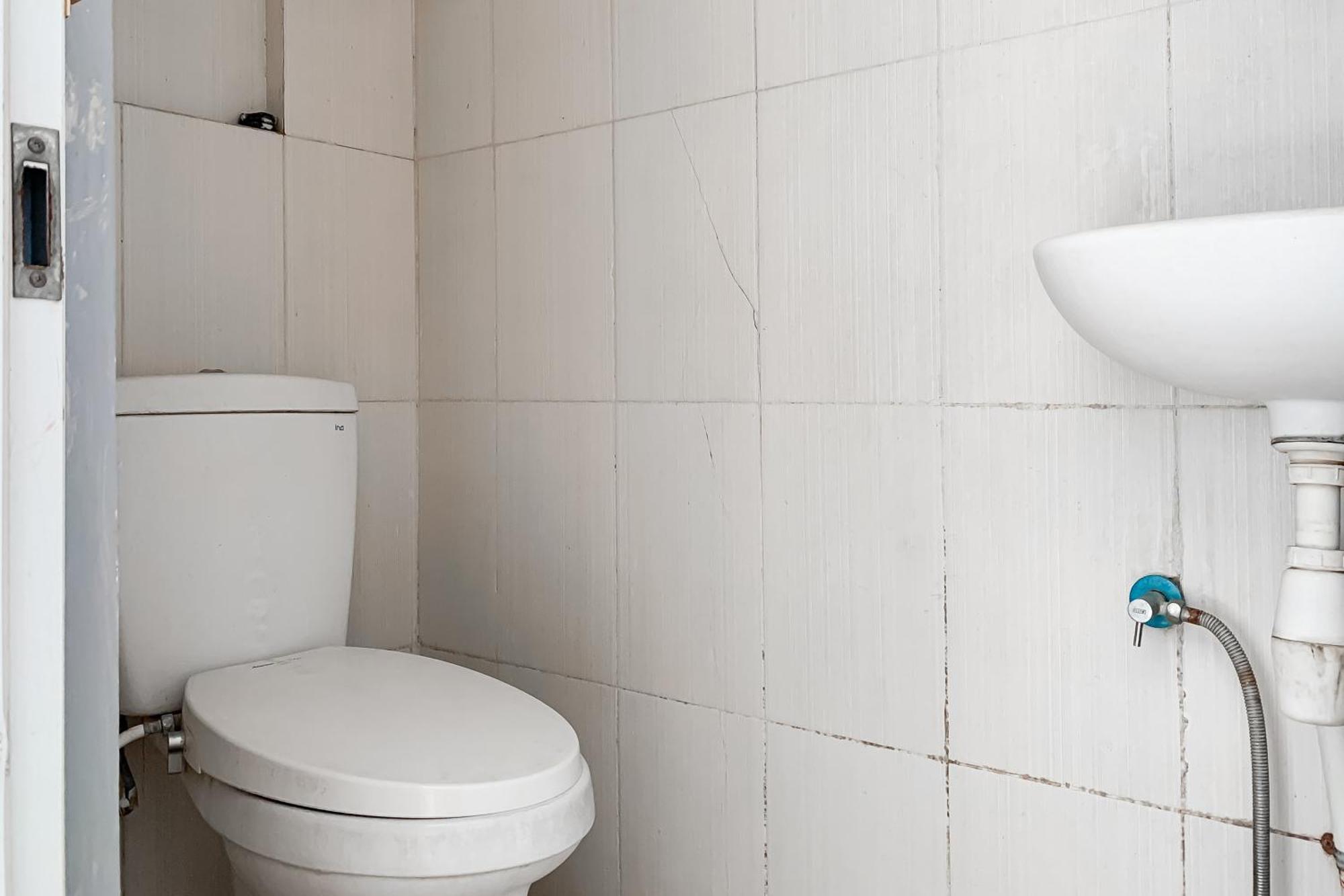 Karins Guesthouse Syariah Redpartner Бандунг Экстерьер фото